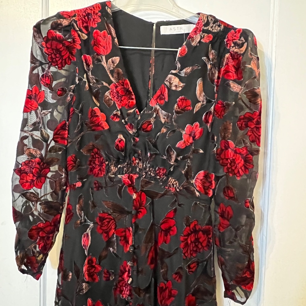 NWOT ASTR Black dress with redvelevet roses